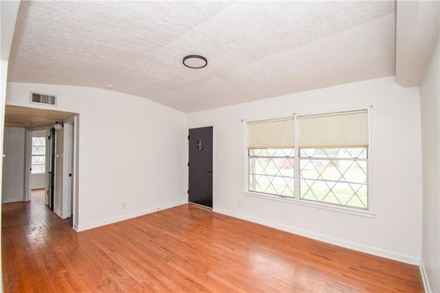 914 Clare Dr, Corpus Christi, TX 78412