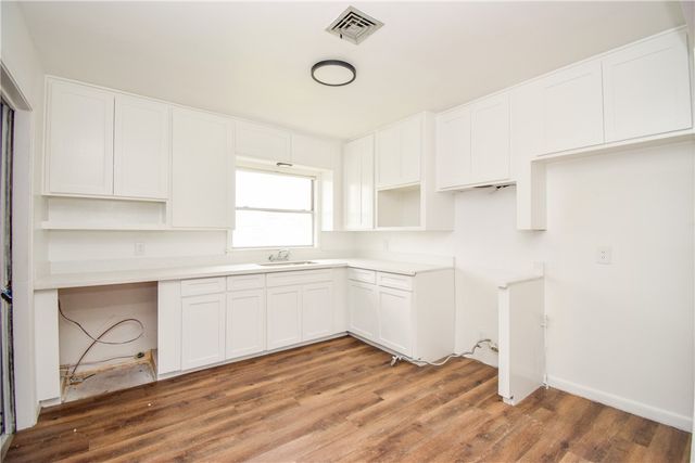 914 Clare Dr, Corpus Christi, TX 78412