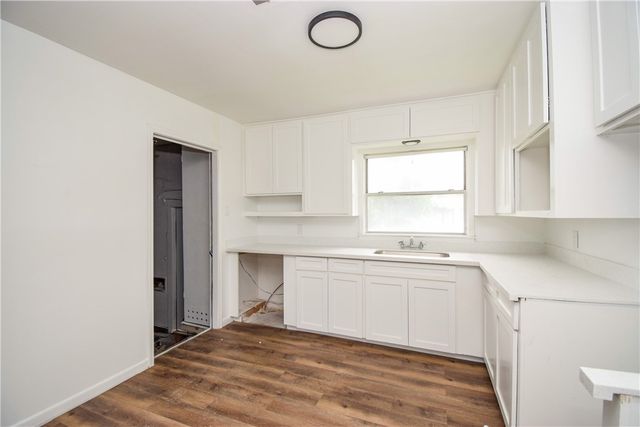 914 Clare Dr, Corpus Christi, TX 78412