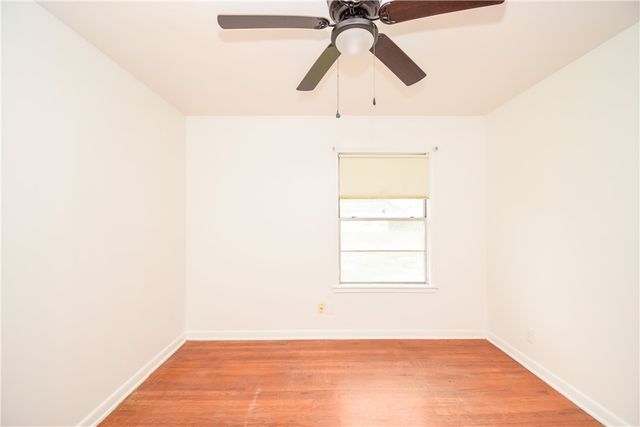 914 Clare Dr, Corpus Christi, TX 78412