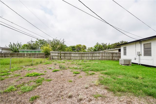 914 Clare Dr, Corpus Christi, TX 78412