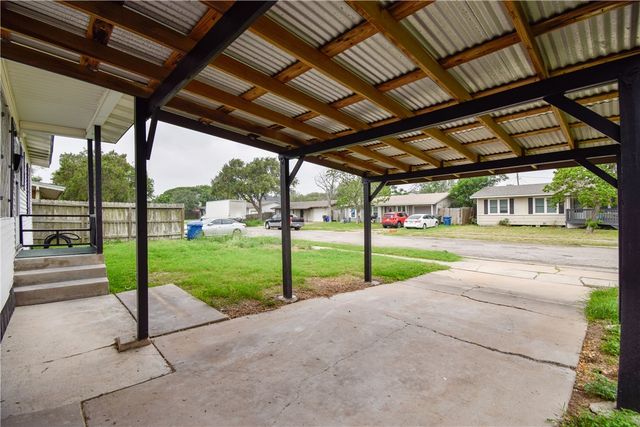 914 Clare Dr, Corpus Christi, TX 78412
