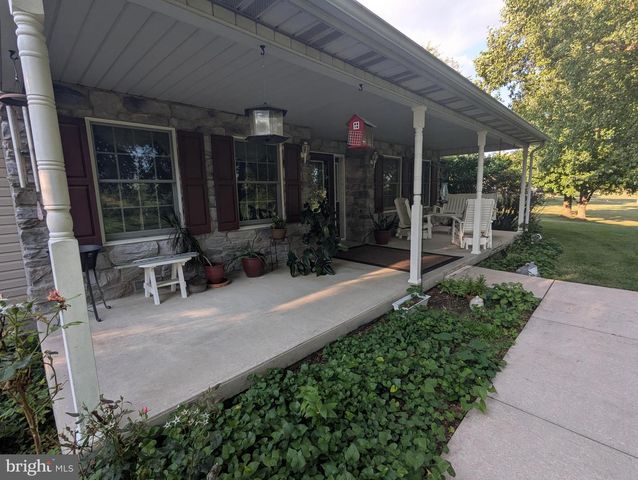 8045 SHANK HESS RD, Waynesboro, PA 17268