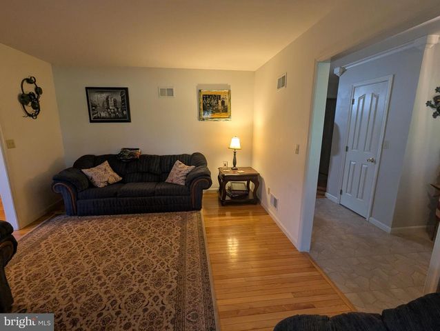 8045 SHANK HESS RD, Waynesboro, PA 17268