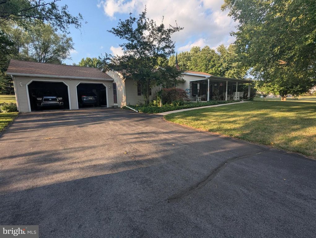 8045 SHANK HESS RD, Waynesboro, PA 17268