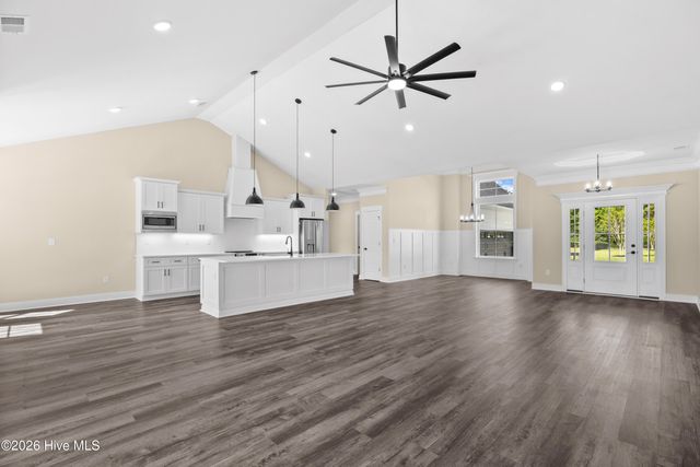 9379 Old Salem Way NW, Calabash, NC 28467