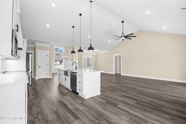 9379 Old Salem Way NW, Calabash, NC 28467
