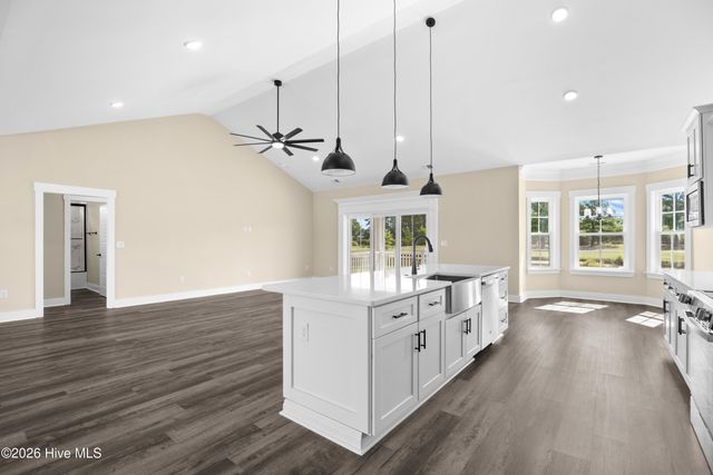 9379 Old Salem Way NW, Calabash, NC 28467