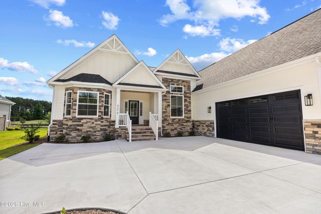 9379 Old Salem Way NW, Calabash, NC 28467
