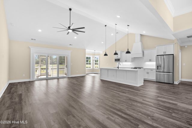 9379 Old Salem Way NW, Calabash, NC 28467