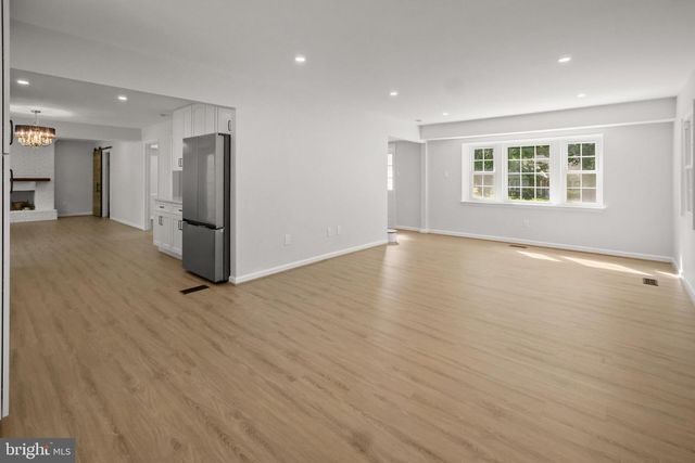2801 VILLAGE LN, Silver Spring, MD 20906