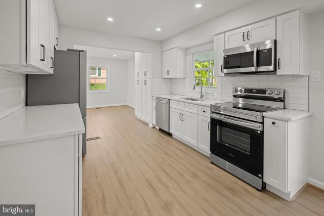 2801 VILLAGE LN, Silver Spring, MD 20906