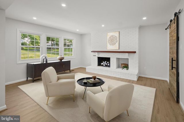 2801 VILLAGE LN, Silver Spring, MD 20906
