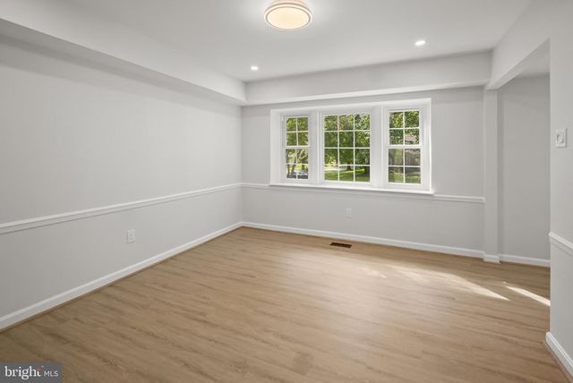 2801 VILLAGE LN, Silver Spring, MD 20906