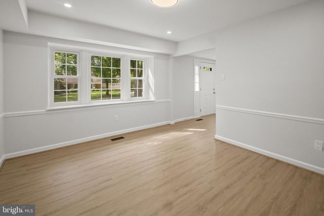 2801 VILLAGE LN, Silver Spring, MD 20906