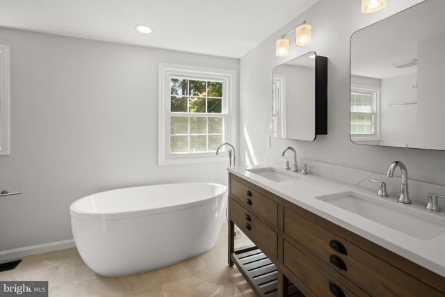 2801 VILLAGE LN, Silver Spring, MD 20906