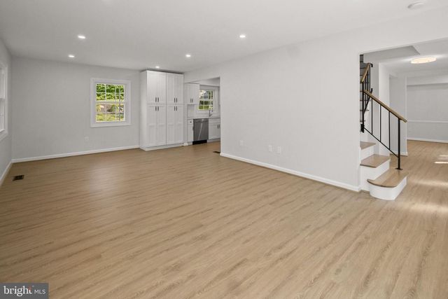 2801 VILLAGE LN, Silver Spring, MD 20906