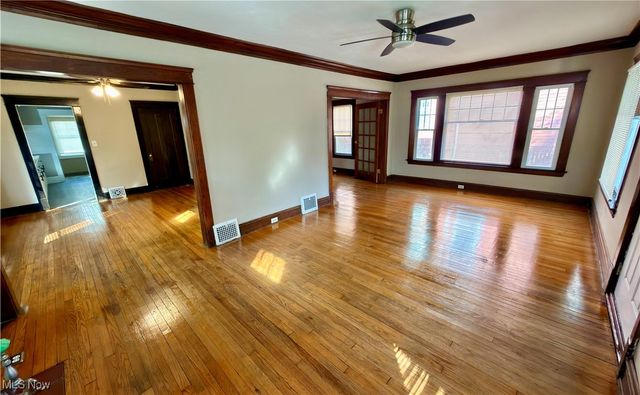 3383 Beechwood Avenue, Cleveland Heights, OH 44118