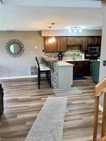 8065 S Portage Road, Jackson, MI 49201