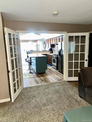8065 S Portage Road, Jackson, MI 49201