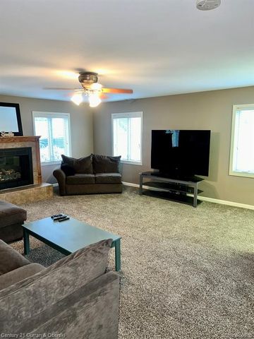 8065 S Portage Road, Jackson, MI 49201