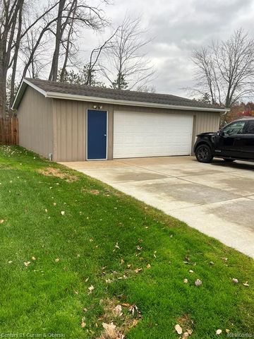 8065 S Portage Road, Jackson, MI 49201