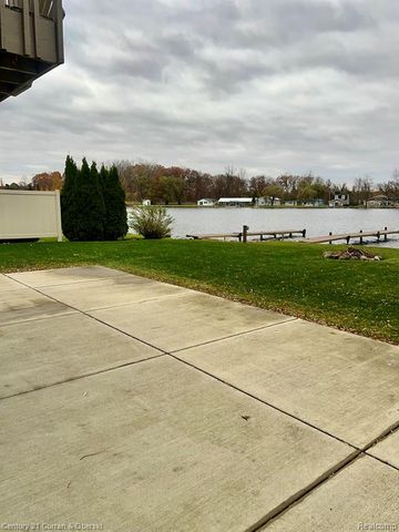8065 S Portage Road, Jackson, MI 49201