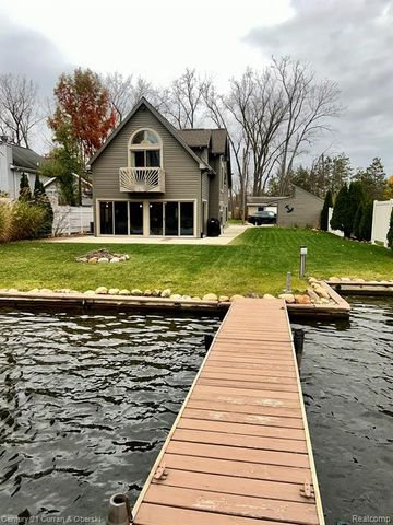 8065 S Portage Road, Jackson, MI 49201