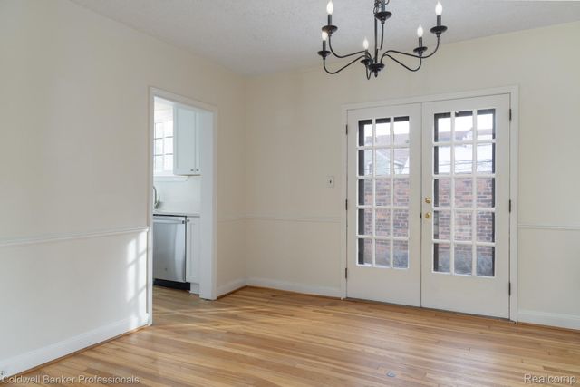 42 Cranford Lane, Grosse Pointe, MI 48230