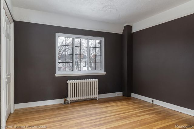 42 Cranford Lane, Grosse Pointe, MI 48230