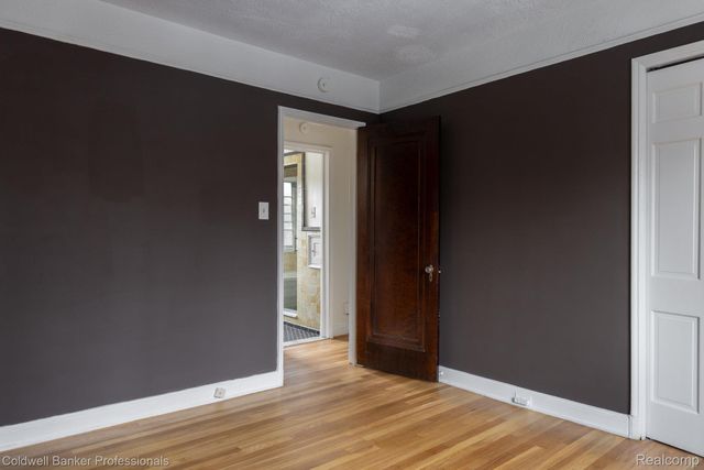 42 Cranford Lane, Grosse Pointe, MI 48230