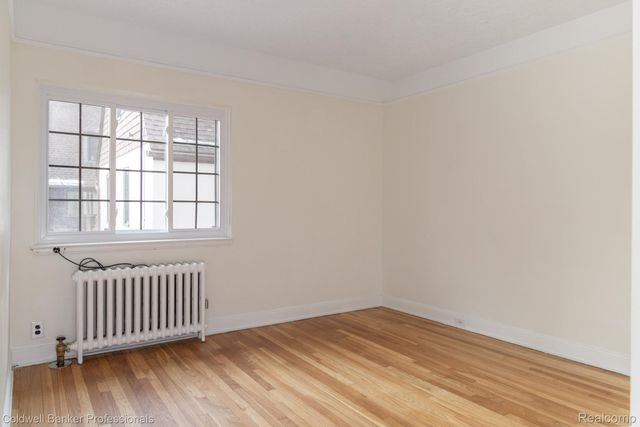 42 Cranford Lane, Grosse Pointe, MI 48230