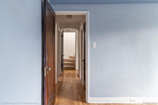 42 Cranford Lane, Grosse Pointe, MI 48230