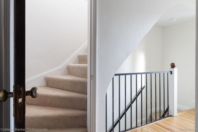 42 Cranford Lane, Grosse Pointe, MI 48230