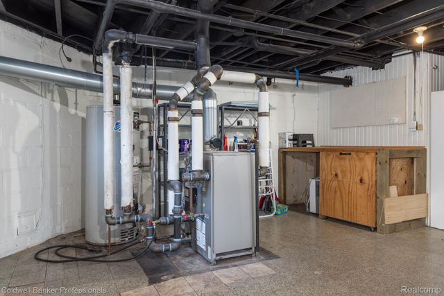 42 Cranford Lane, Grosse Pointe, MI 48230