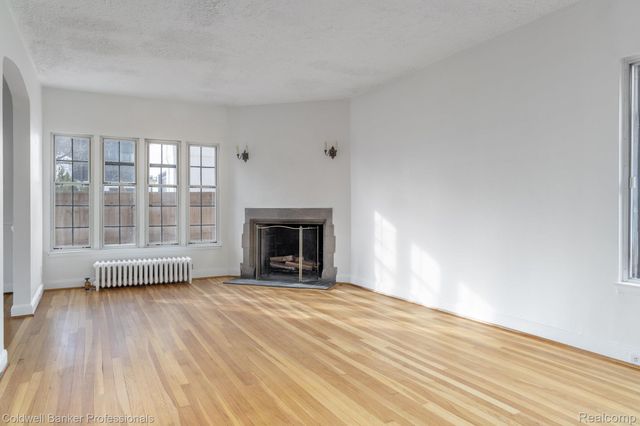 42 Cranford Lane, Grosse Pointe, MI 48230