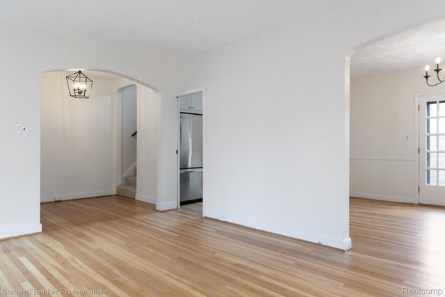 42 Cranford Lane, Grosse Pointe, MI 48230