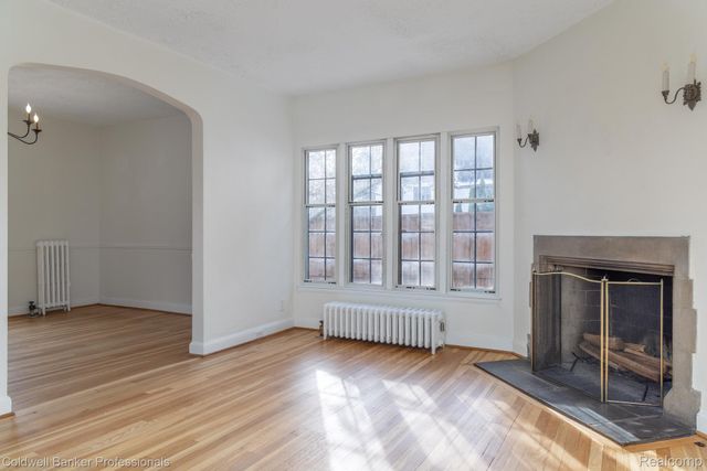 42 Cranford Lane, Grosse Pointe, MI 48230