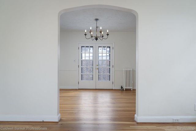 42 Cranford Lane, Grosse Pointe, MI 48230