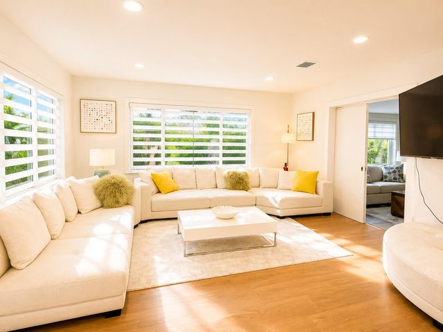 800 SE 11TH Court, Fort Lauderdale, FL 33316