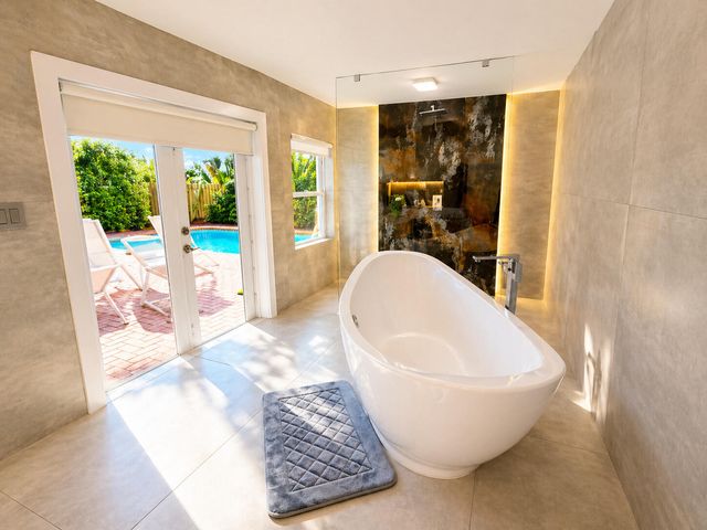 800 SE 11TH Court, Fort Lauderdale, FL 33316