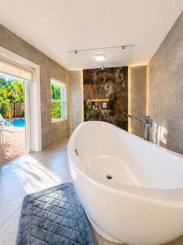 800 SE 11TH Court, Fort Lauderdale, FL 33316