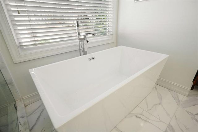 1260 Elk Ridge Cove, Alpharetta, GA 30005