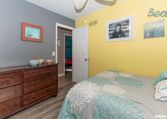 2630 35TH Avenue, Rock Island, IL 61201