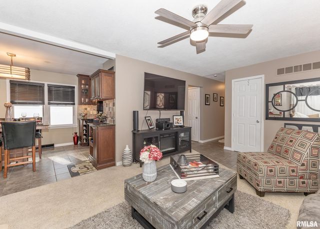 2630 35TH Avenue, Rock Island, IL 61201