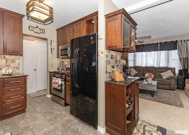 2630 35TH Avenue, Rock Island, IL 61201