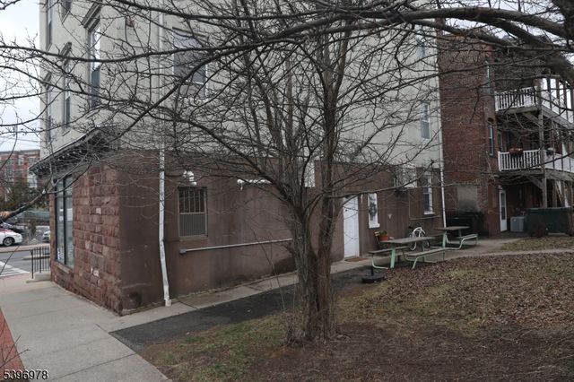 41 Glenridge Ave 2L, Montclair Twp., NJ 07042