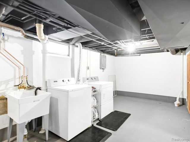 2308 Brandywine Lane, Port Huron, MI 48060