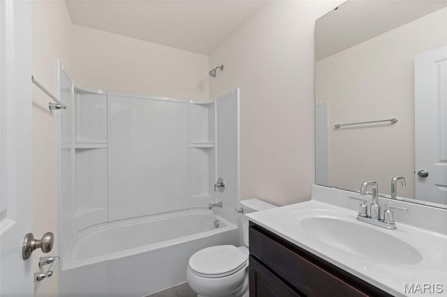12224 Louiselle Park Drive, Maryland Heights, MO 63043