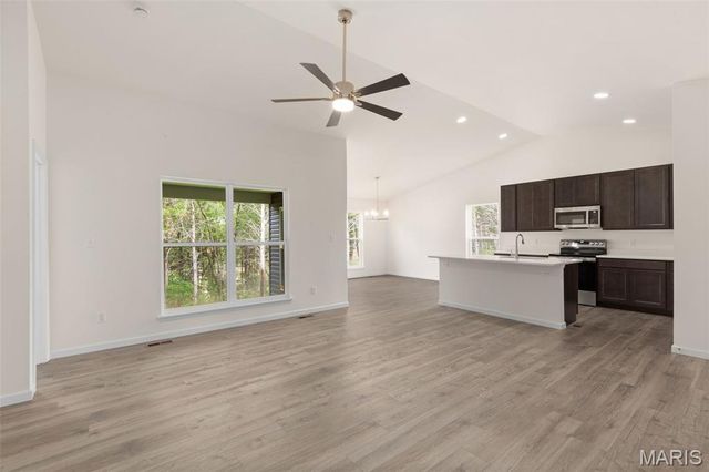 12224 Louiselle Park Drive, Maryland Heights, MO 63043